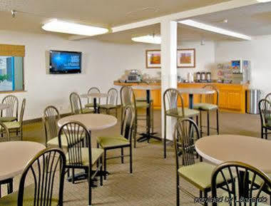La Quinta By Wyndham Airport Hotel 3*